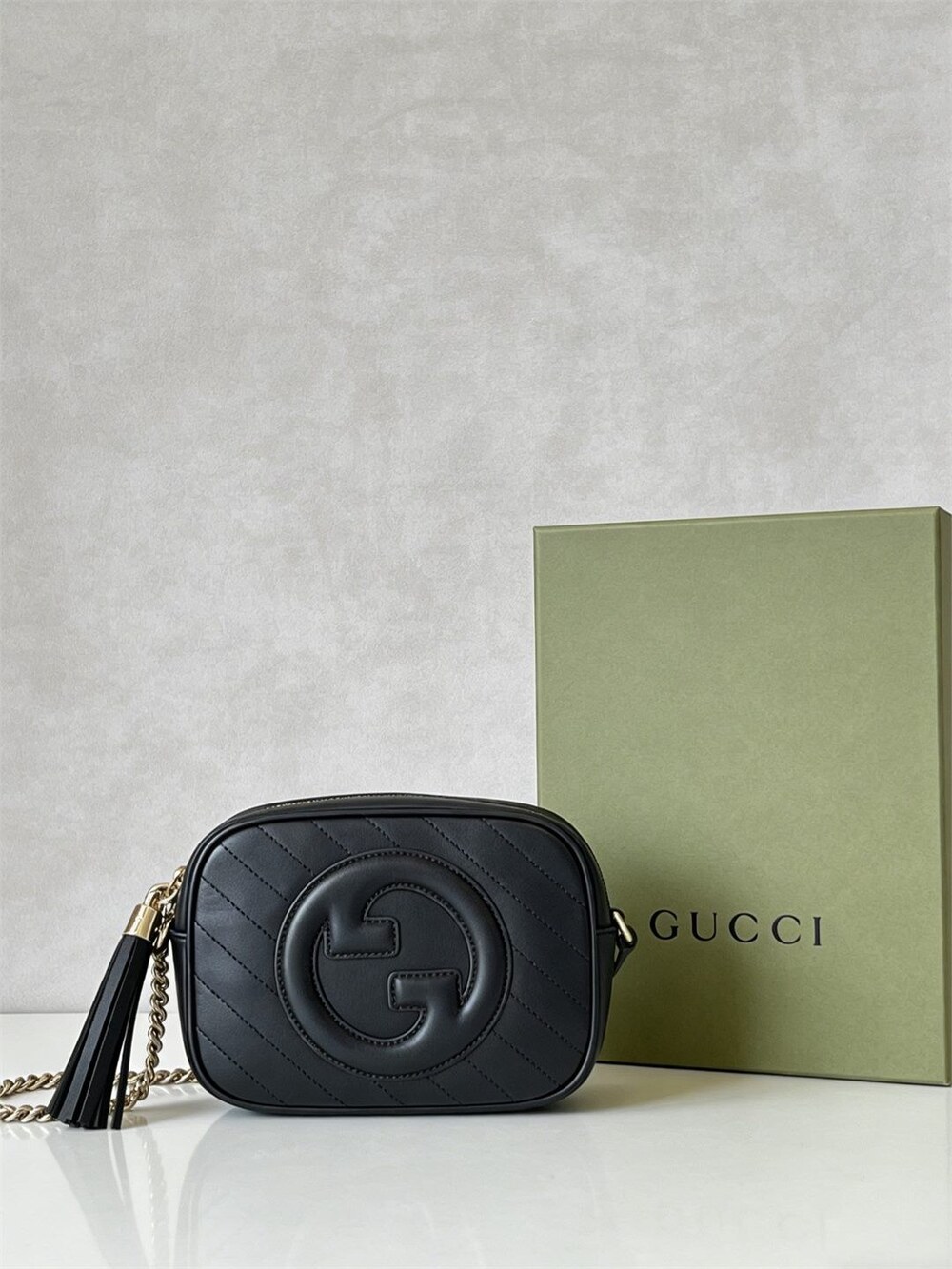 Gucci Blondie Medium Shoulder Bag